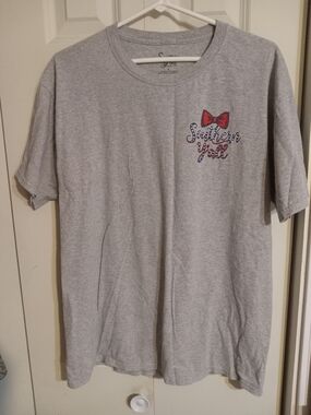 Gray 'Southern Y'all' Short Sleeve Graphic Tee with Red Bow